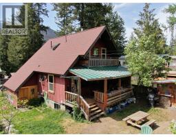 1013 Slocan Street, Slocan, British Columbia