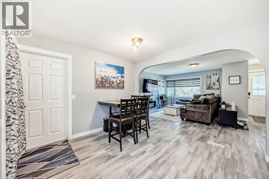 447 Malvern Close Ne, Calgary, Alberta  T2A 4W6 - Photo 9 - A2310514