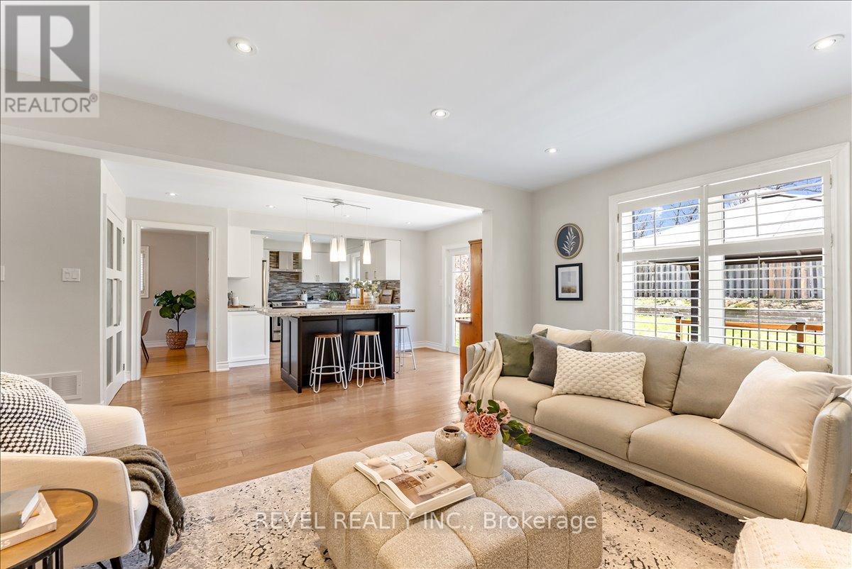 30 Linderwood Drive, Toronto, Ontario  M1C 3P8 - Photo 11 - E13035998