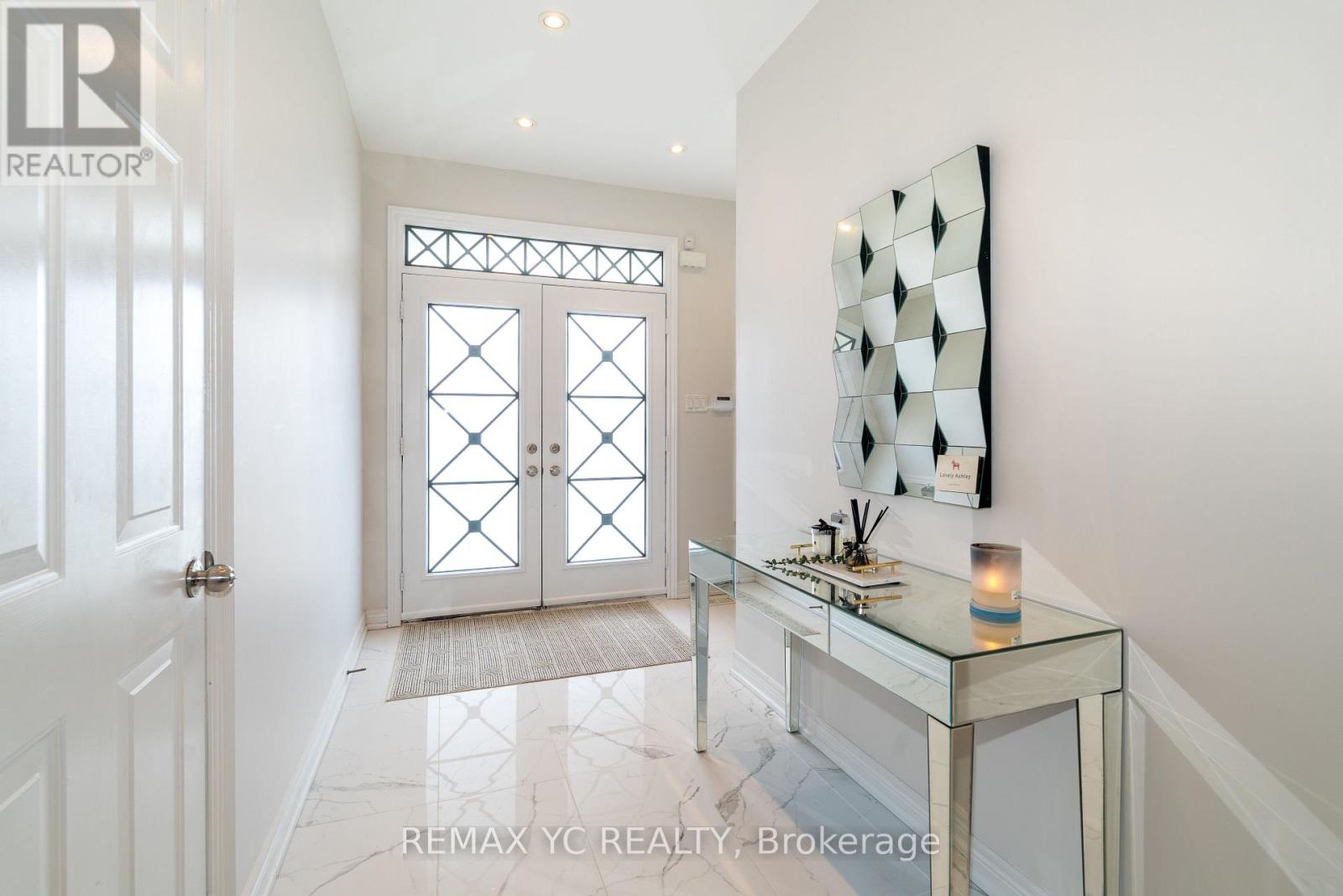 552 Grand Trunk Avenue, Vaughan, Ontario  L6A 0R4 - Photo 3 - N13128786