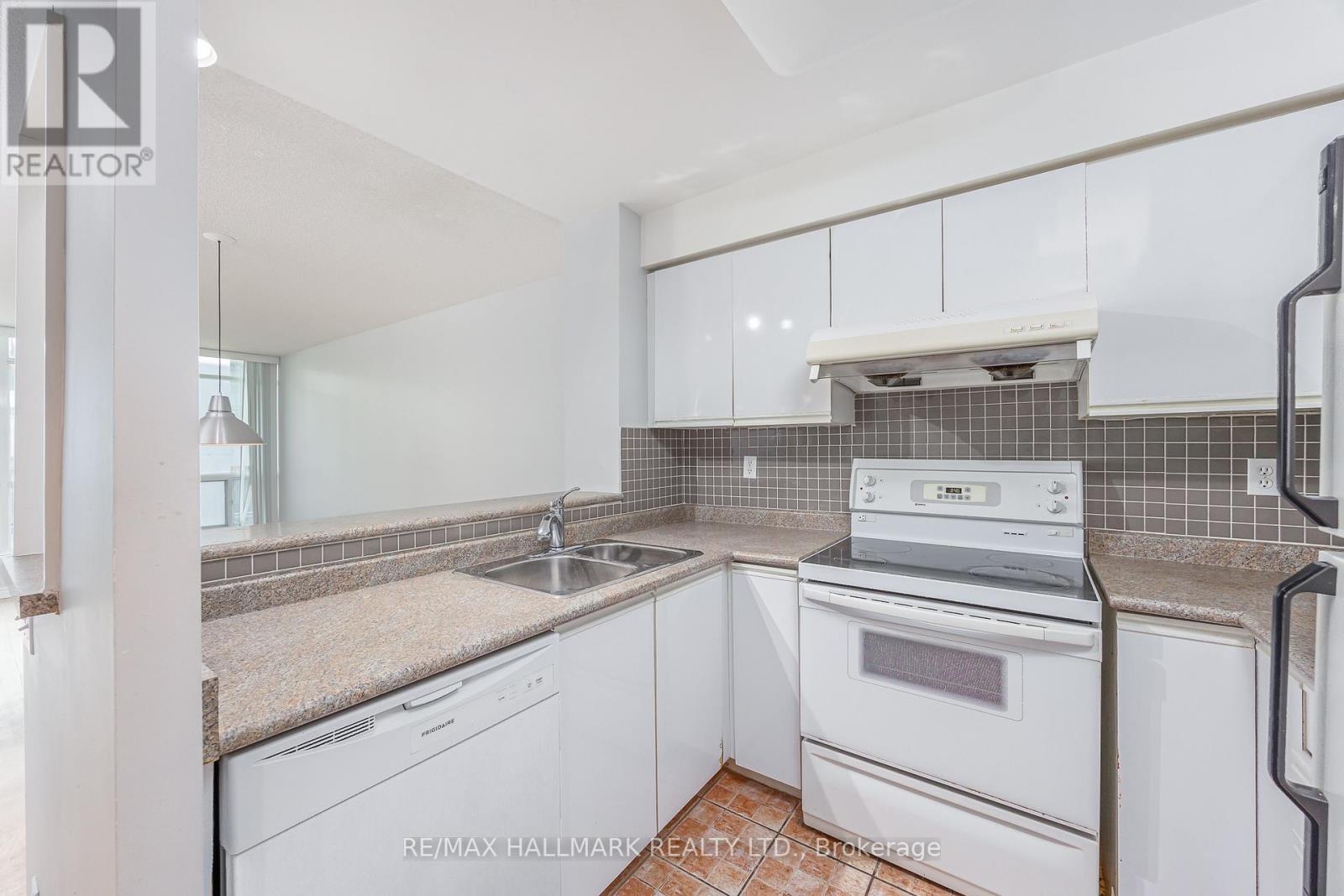506 - 942 Yonge Street, Toronto, Ontario  M4W 3S8 - Photo 12 - C13113132
