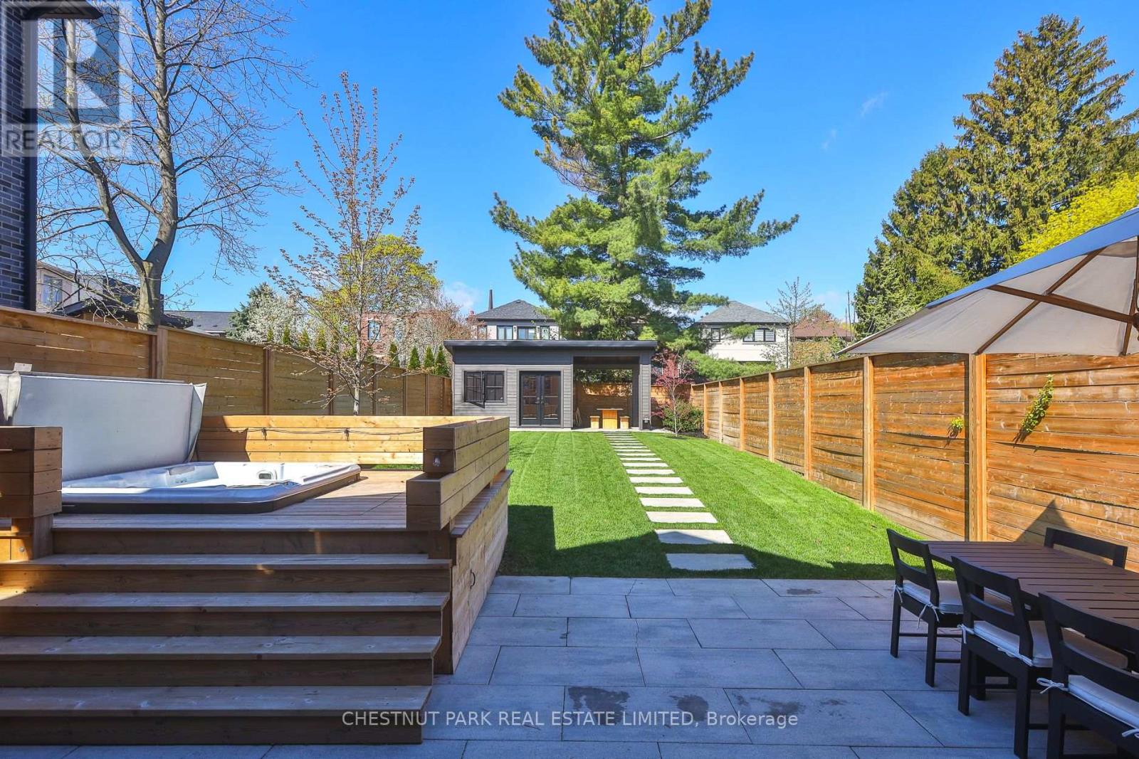 84 Hanna Road, Toronto, Ontario  M4G 3N3 - Photo 3 - C13129636