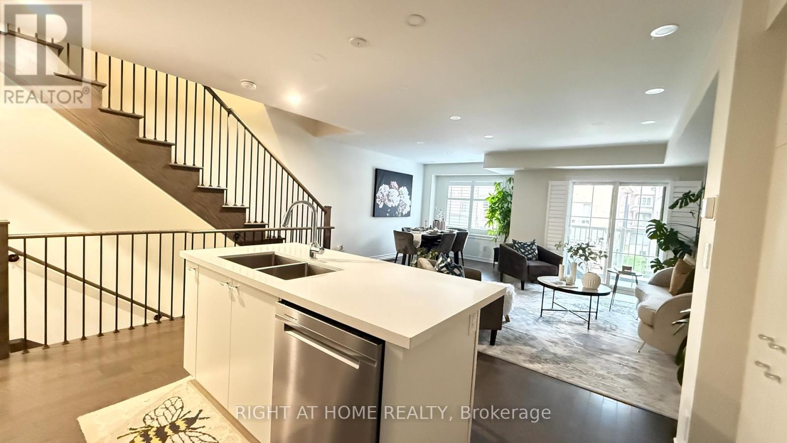 33 Amulet Way, Whitby, Ontario  L1R 0R5 - Photo 8 - E13124520