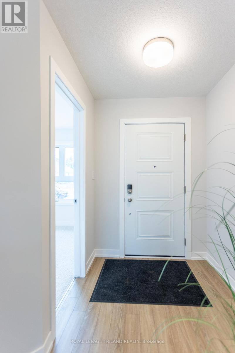 144 Styles Drive, St. Thomas, Ontario  N5R 0R1 - Photo 5 - X12477797