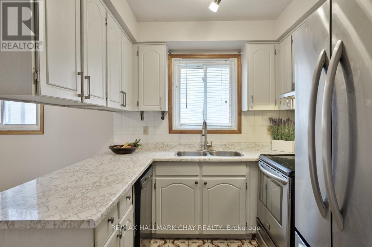 63 Fred Bland Crescent, Toronto, Ontario  M1J 3L7 - Photo 9 - E13129624