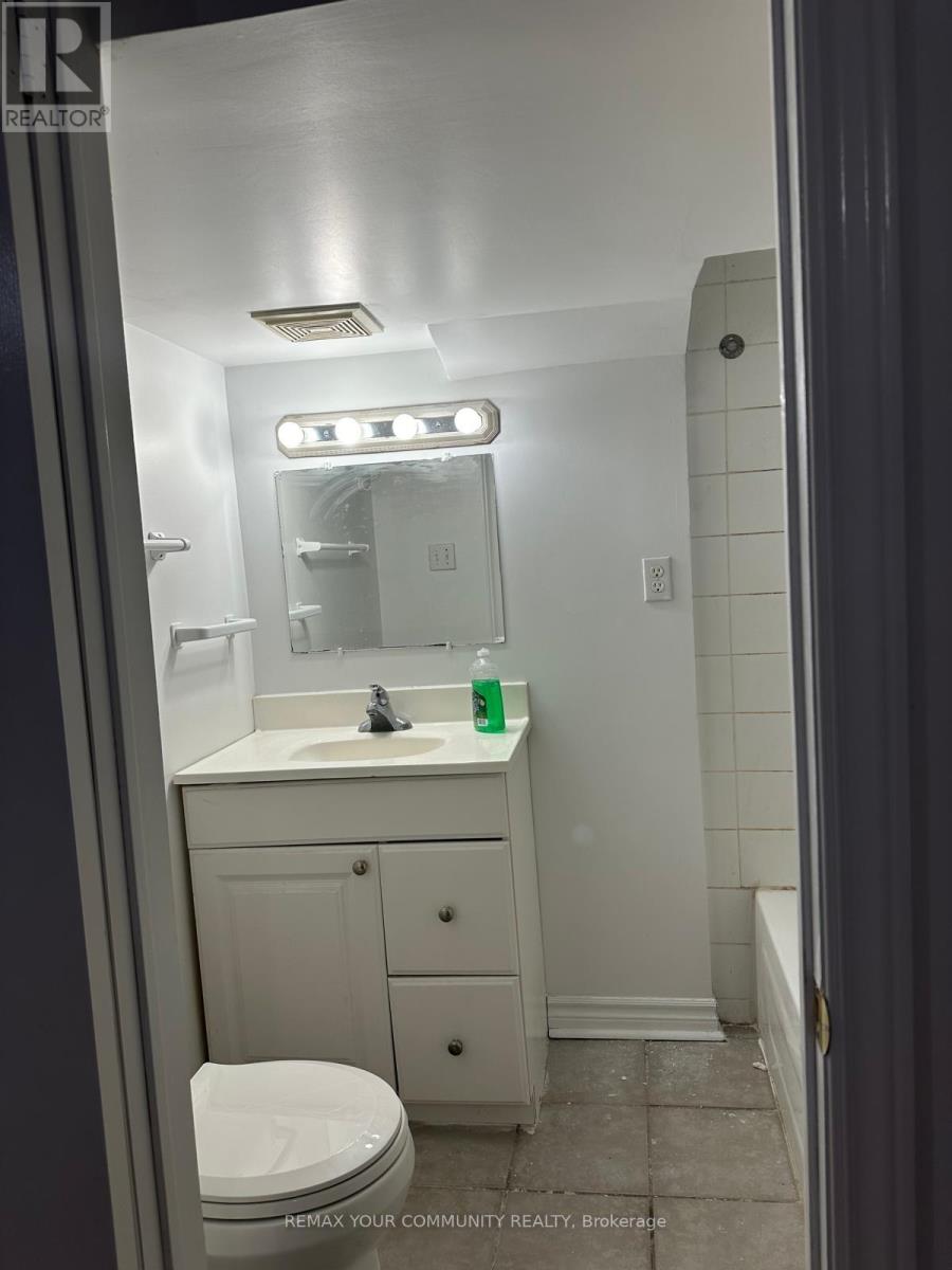 Lower Level - 90 Binswood Avenue, Toronto, Ontario  M4C 3N9 - Photo 3 - E13129644