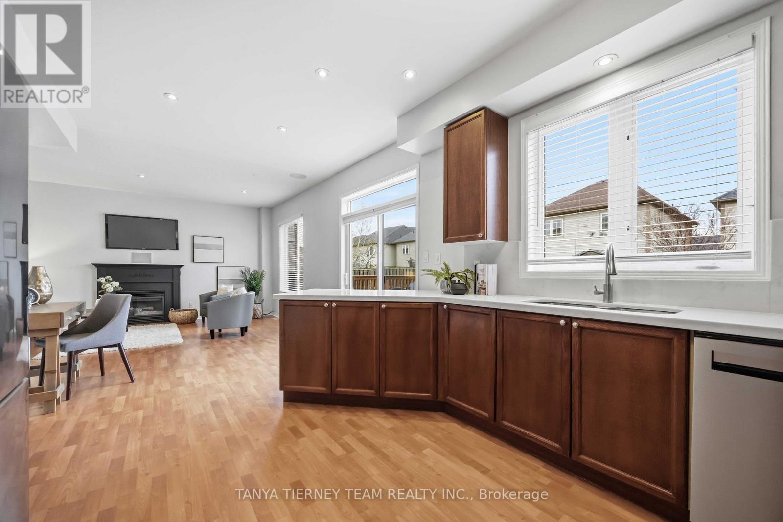 75 Robert Attersley Drive E, Whitby, Ontario  L1R 0B7 - Photo 19 - E13129802