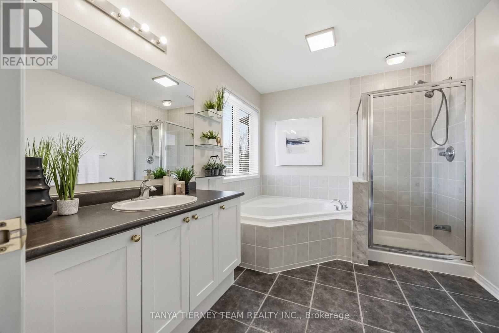 75 Robert Attersley Drive E, Whitby, Ontario  L1R 0B7 - Photo 36 - E13129802