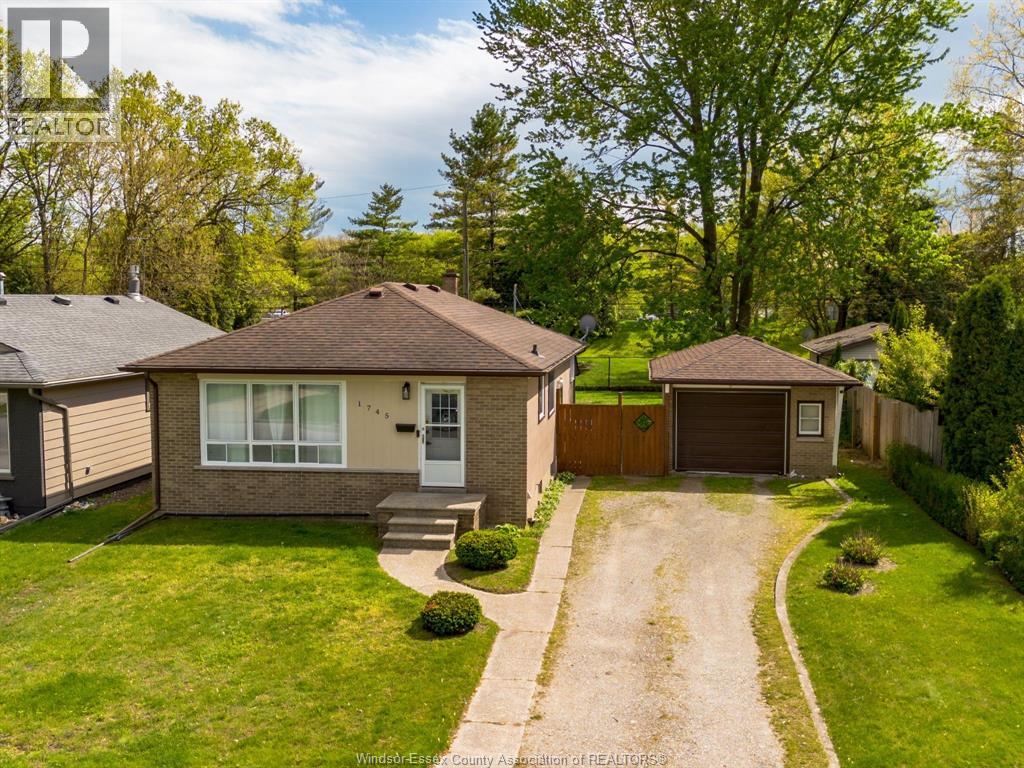 1745 Sun Valley Drive, Windsor, Ontario  N9C 3R1 - Photo 14 - 26011163