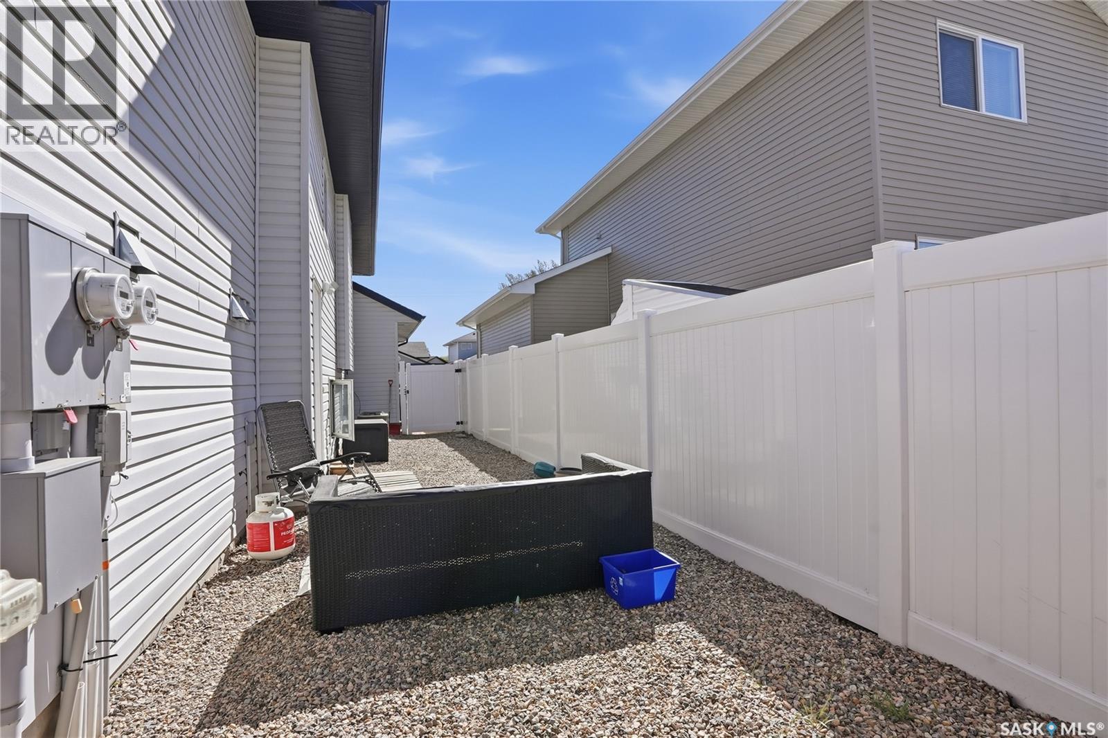 1407 Hughes Drive, Saskatoon, Saskatchewan  S7L 7N2 - Photo 39 - SK035908