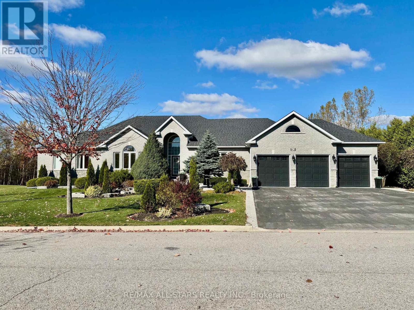 42 DEER RIDGE ROAD, Uxbridge, Ontario