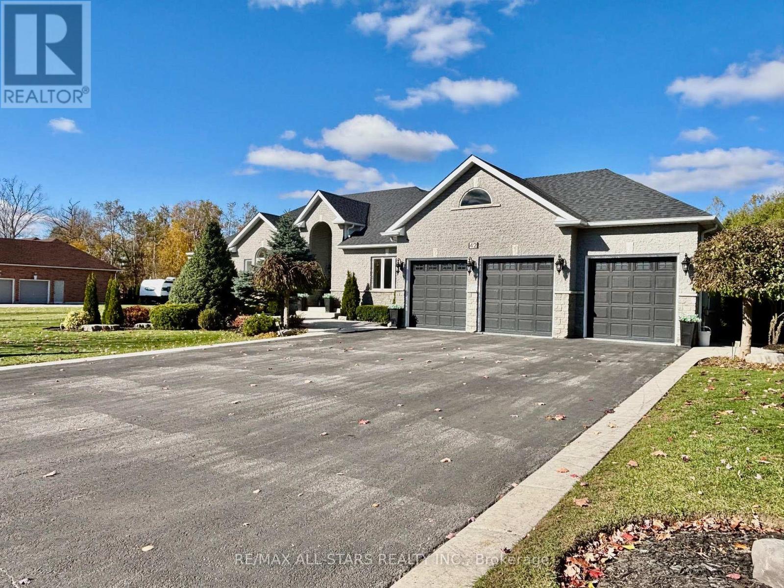 42 Deer Ridge Road, Uxbridge, Ontario  L0C 1A0 - Photo 2 - N13129542