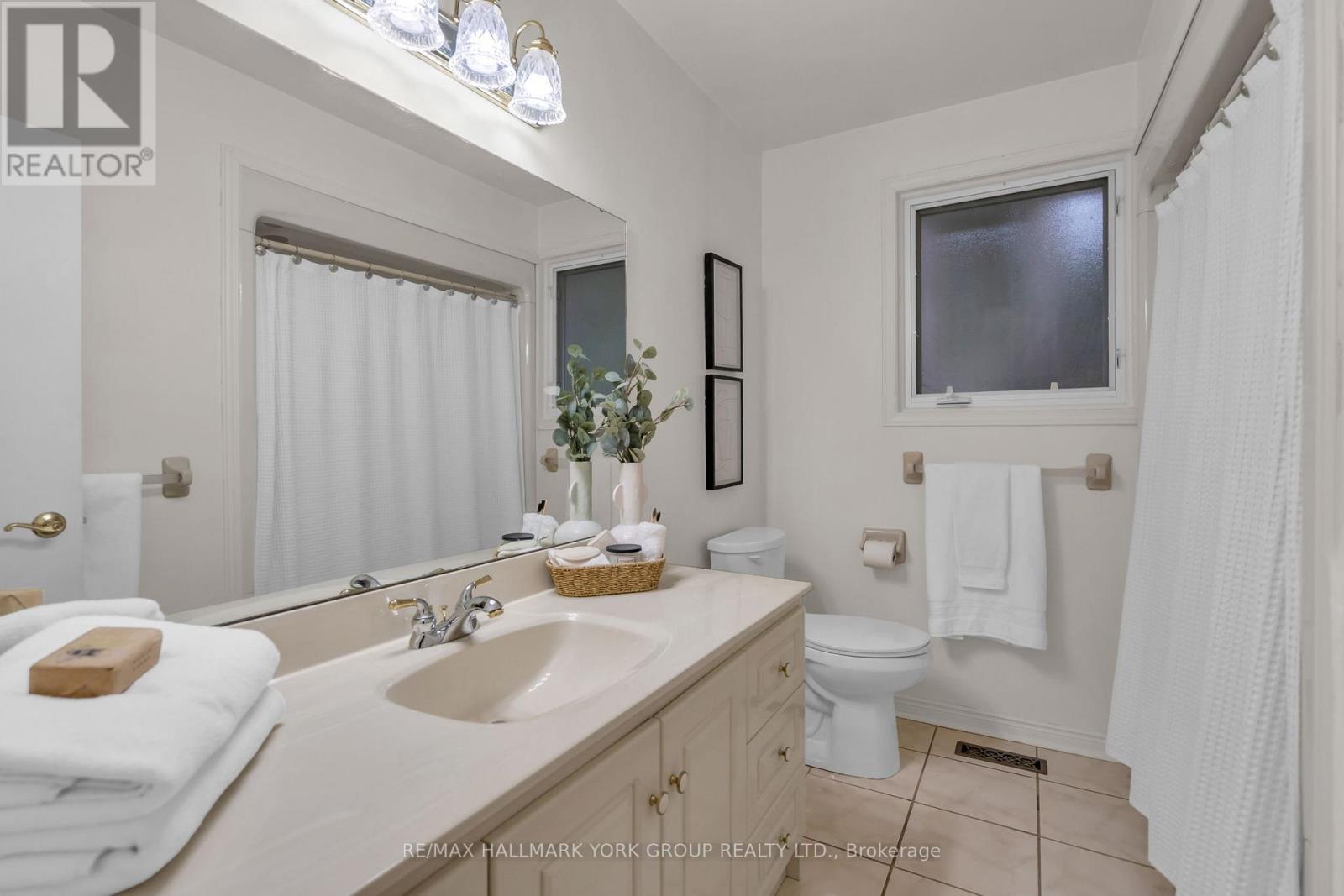 44 Kemano Road, Aurora, Ontario  L4G 2Y3 - Photo 21 - N13129552
