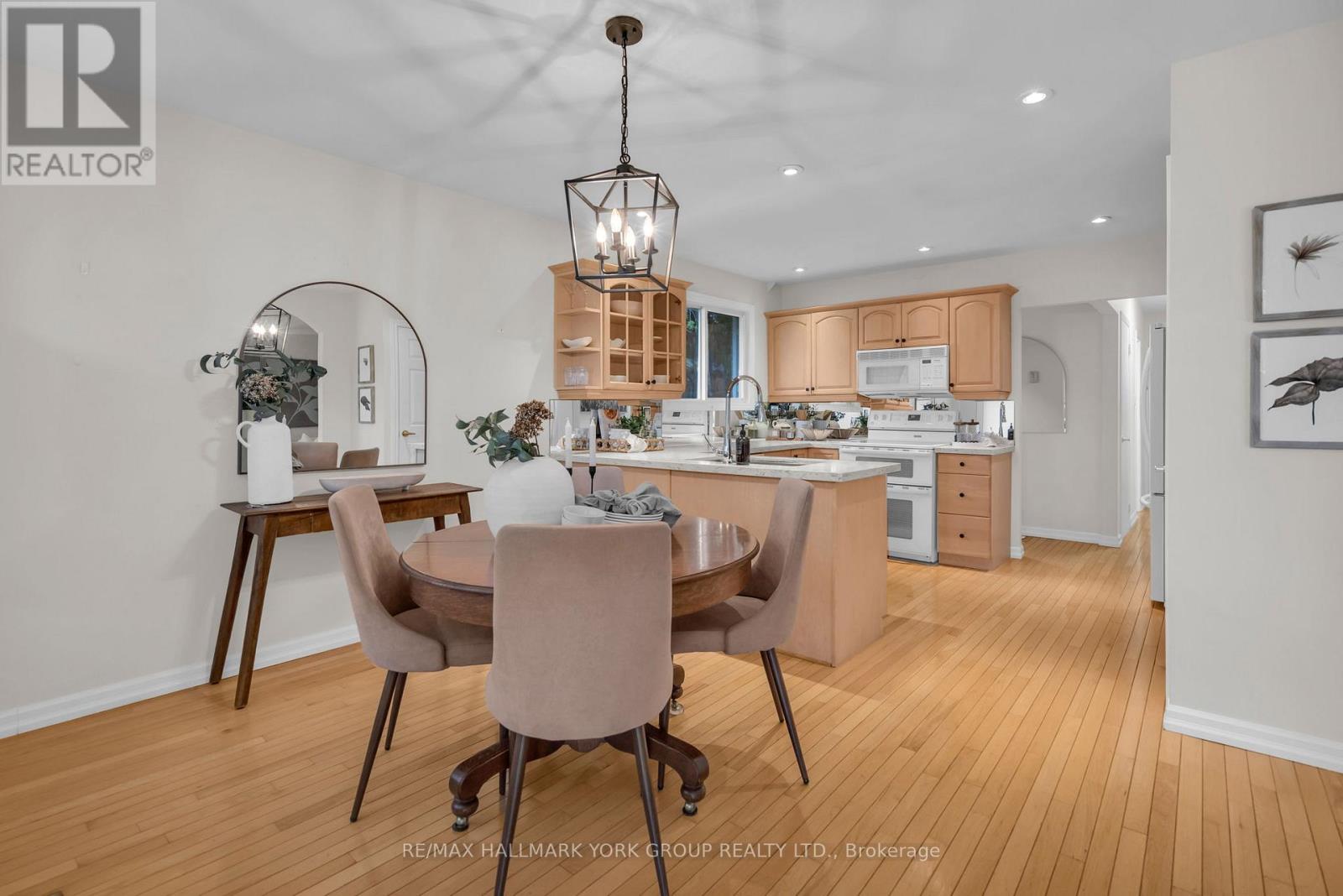44 Kemano Road, Aurora, Ontario  L4G 2Y3 - Photo 4 - N13129552