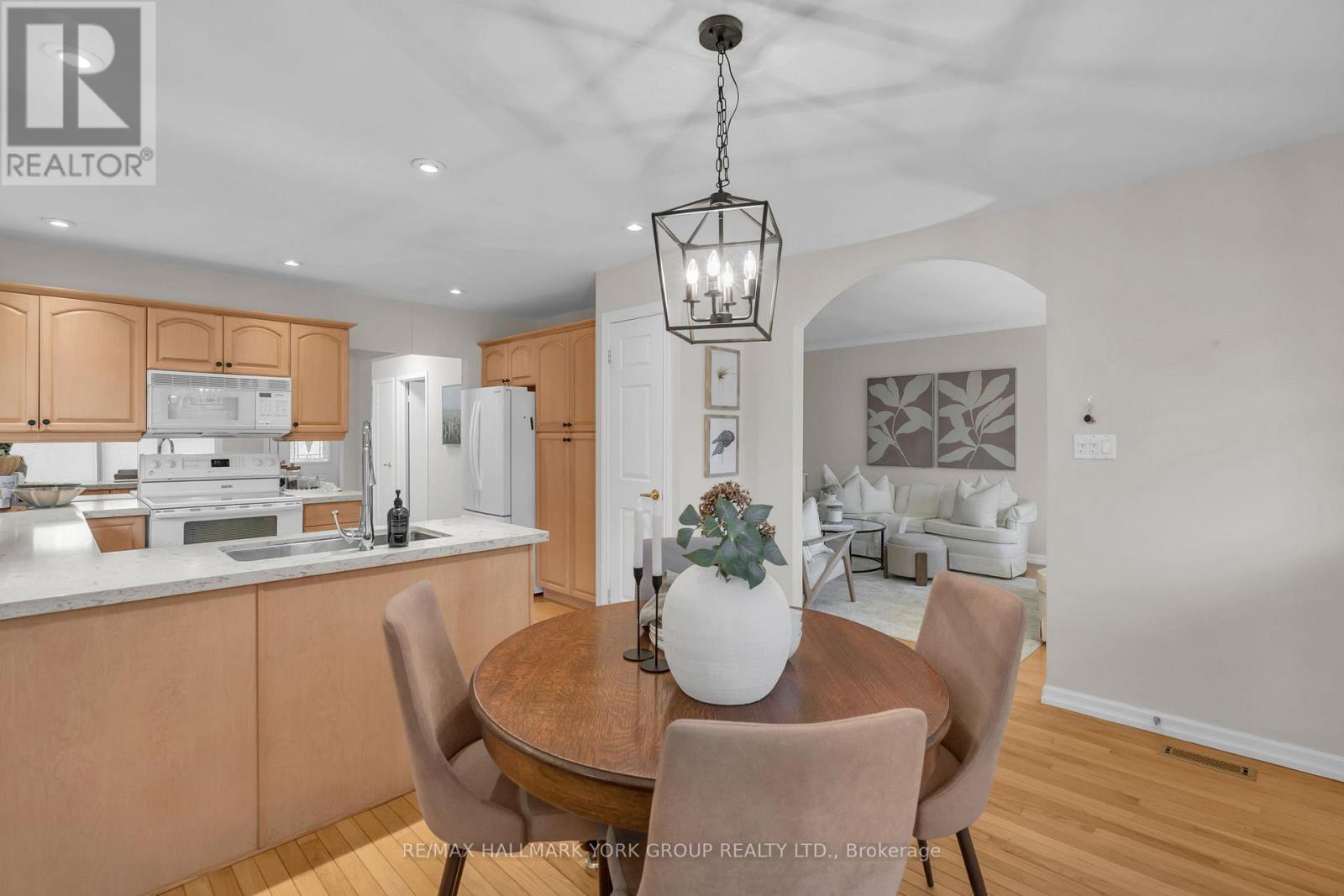 44 Kemano Road, Aurora, Ontario  L4G 2Y3 - Photo 7 - N13129552