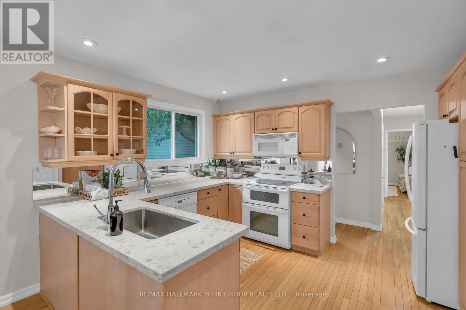 44 Kemano Road, Aurora, Ontario  L4G 2Y3 - Photo 8 - N13129552