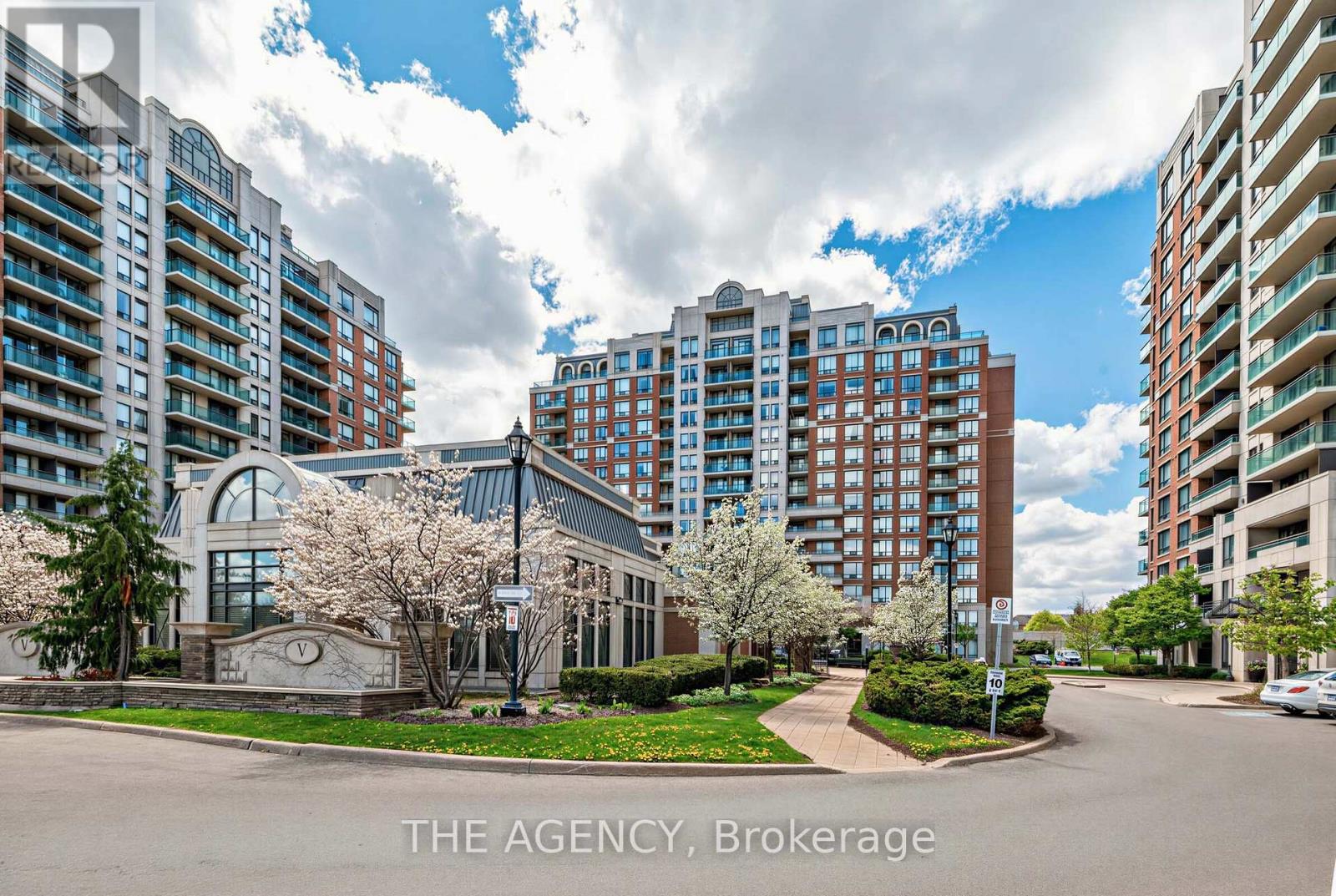 409 - 330 Red Maple Road, Richmond Hill, Ontario  L4C 0T6 - Photo 3 - N13129588