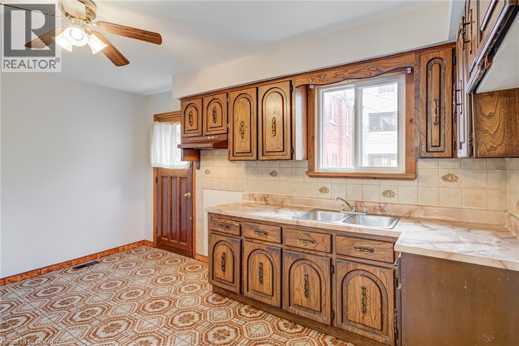 53 Sherman Avenue N, Hamilton, Ontario  L8L 6M1 - Photo 11 - 40824063