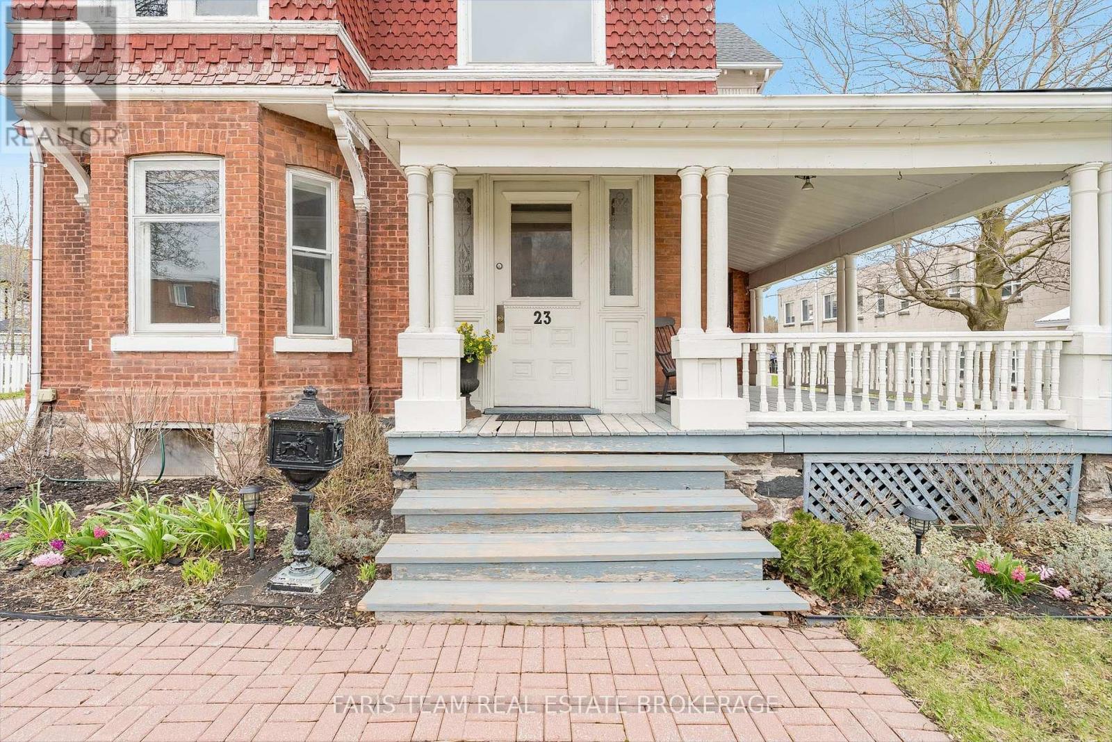 23 Yonge Street S, Springwater (Elmvale), Ontario  L0L 1P0 - Photo 3 - S13129578