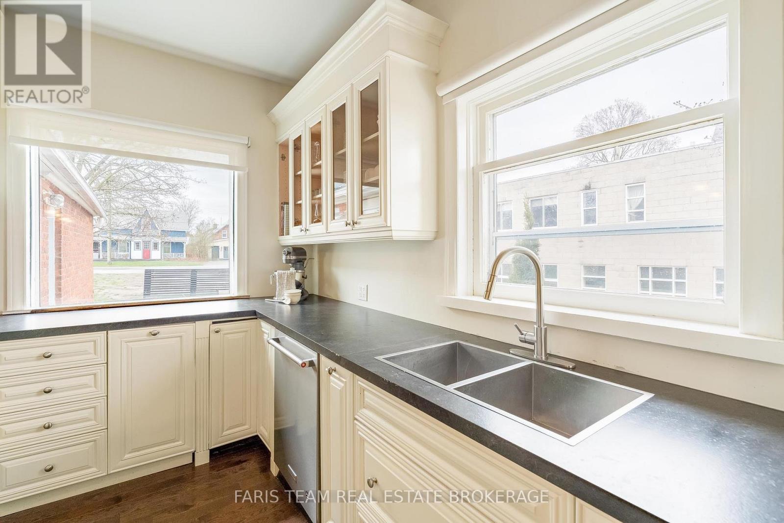 23 Yonge Street S, Springwater (Elmvale), Ontario  L0L 1P0 - Photo 8 - S13129578
