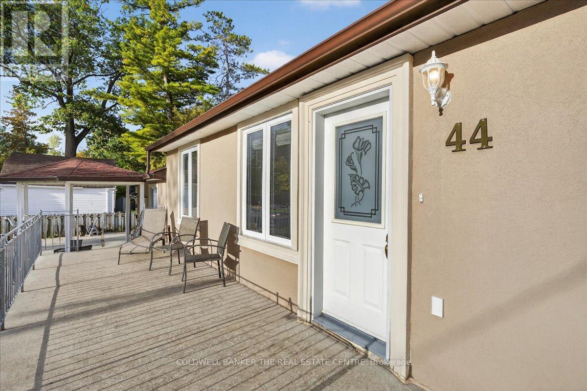 44 Glenwood Drive, Wasaga Beach, Ontario  L9Z 2K5 - Photo 10 - S13129796