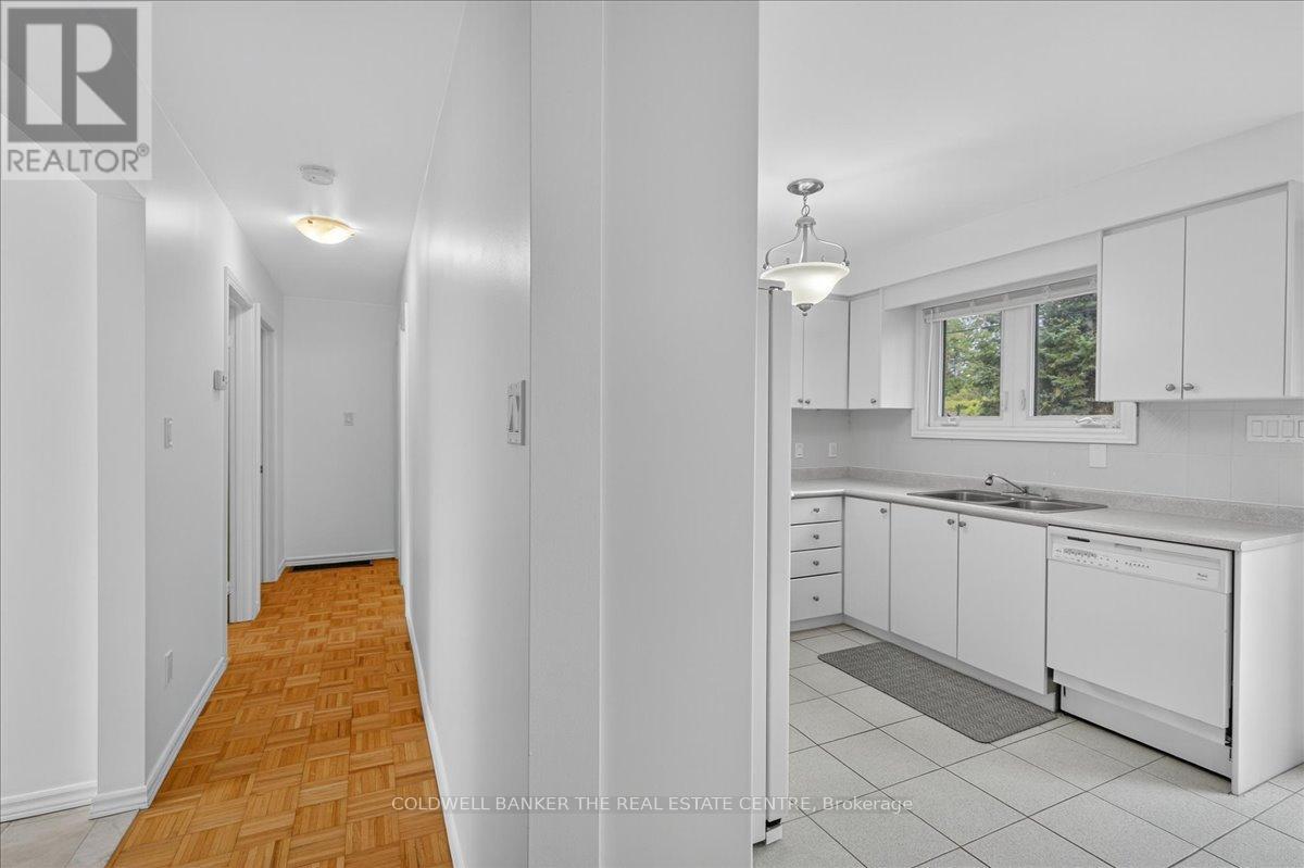 44 Glenwood Drive, Wasaga Beach, Ontario  L9Z 2K5 - Photo 23 - S13129796