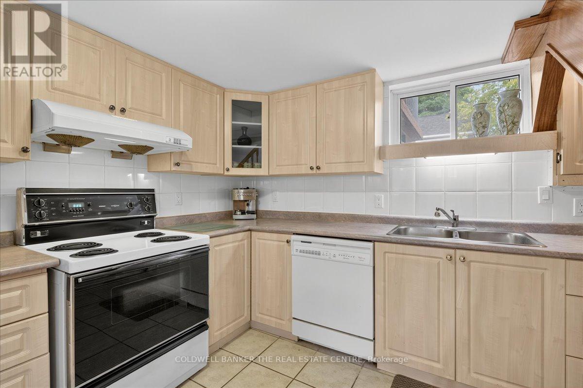 44 Glenwood Drive, Wasaga Beach, Ontario  L9Z 2K5 - Photo 32 - S13129796