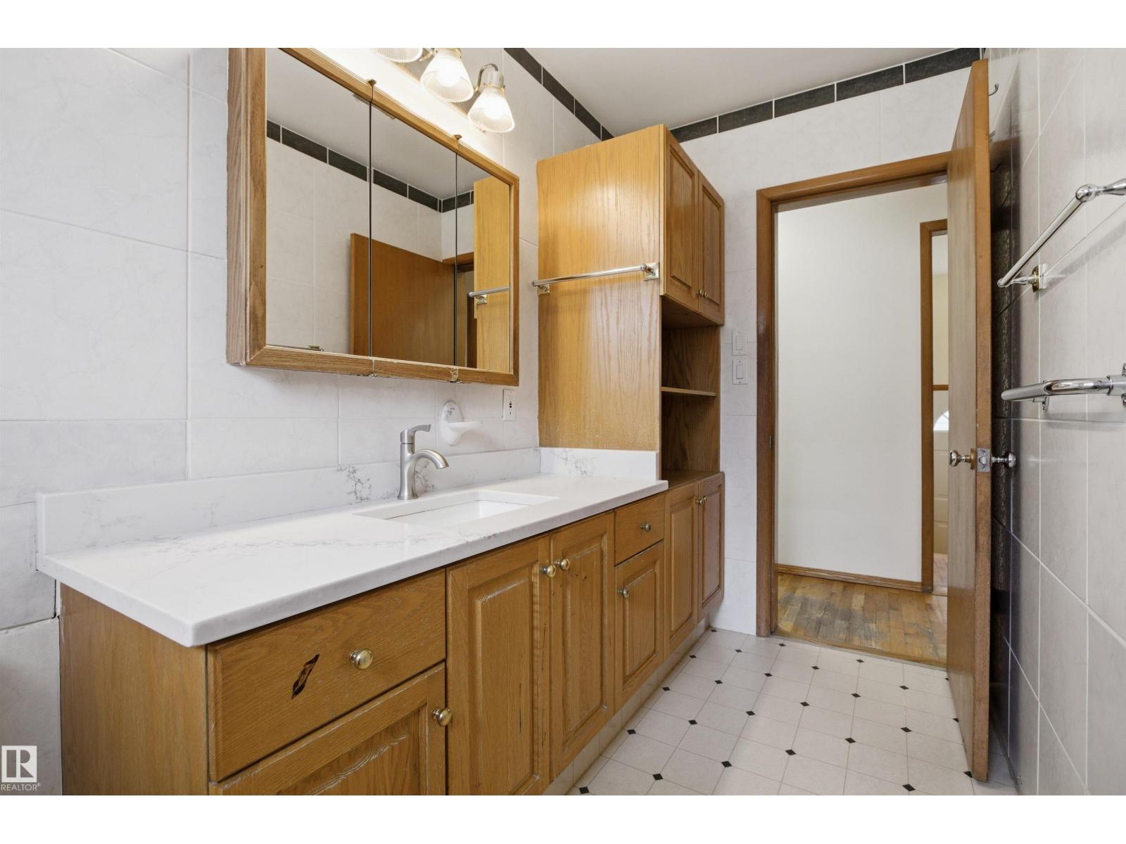 6820 98 Av Nw, Edmonton, Alberta  T6A 0A5 - Photo 19 - E4487742