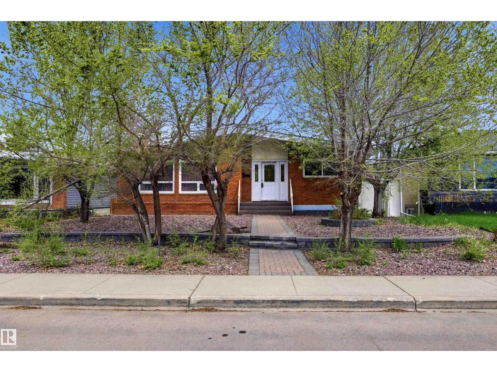 6820 98 Av Nw, Edmonton, Alberta  T6A 0A5 - Photo 50 - E4487742