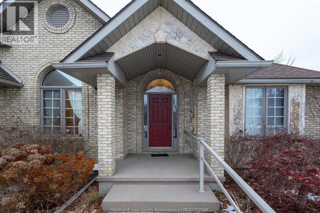 642 Lake Trail Drive, Windsor, Ontario  N9G 2M3 - Photo 2 - 26011176