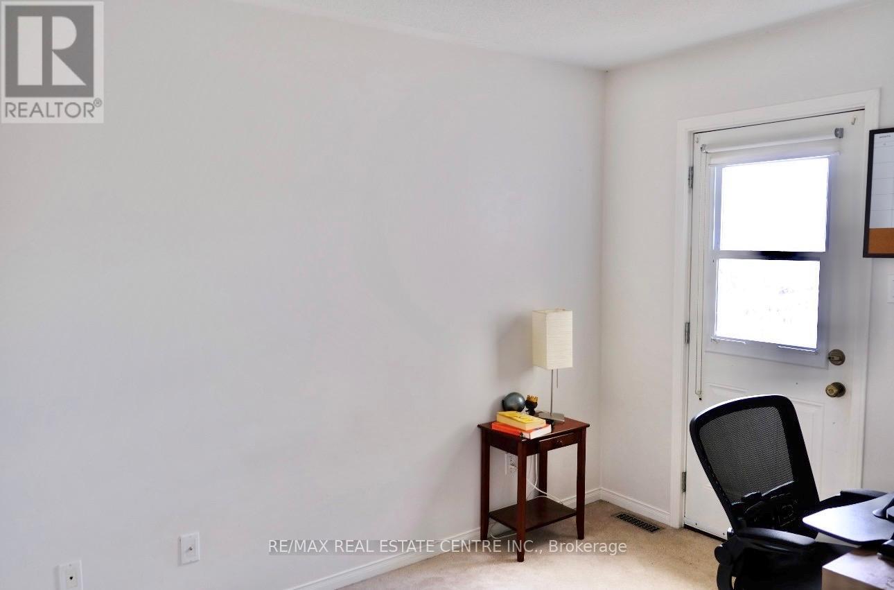 928 Golden Farmer Way, Mississauga, Ontario  L5W 1B4 - Photo 12 - W13129670