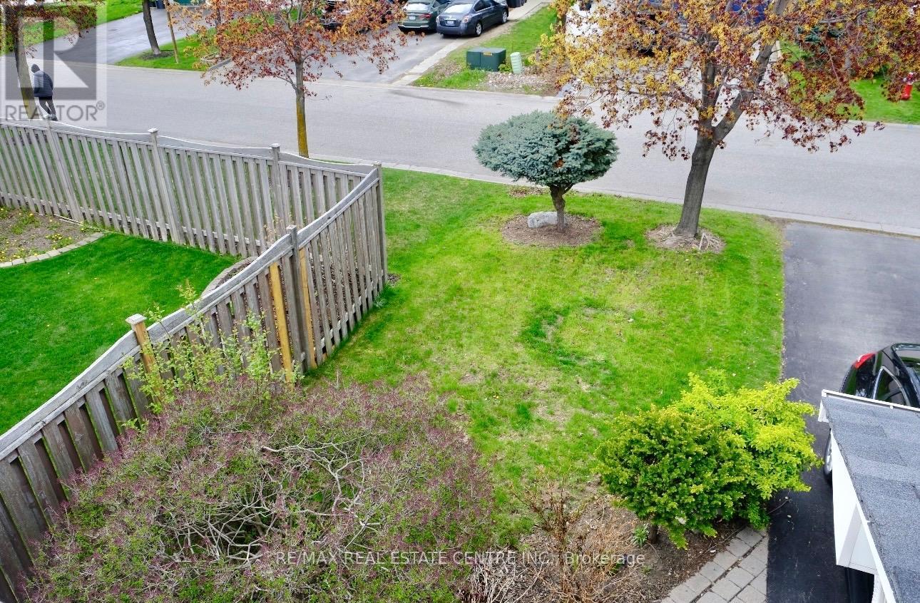 928 Golden Farmer Way, Mississauga, Ontario  L5W 1B4 - Photo 3 - W13129670