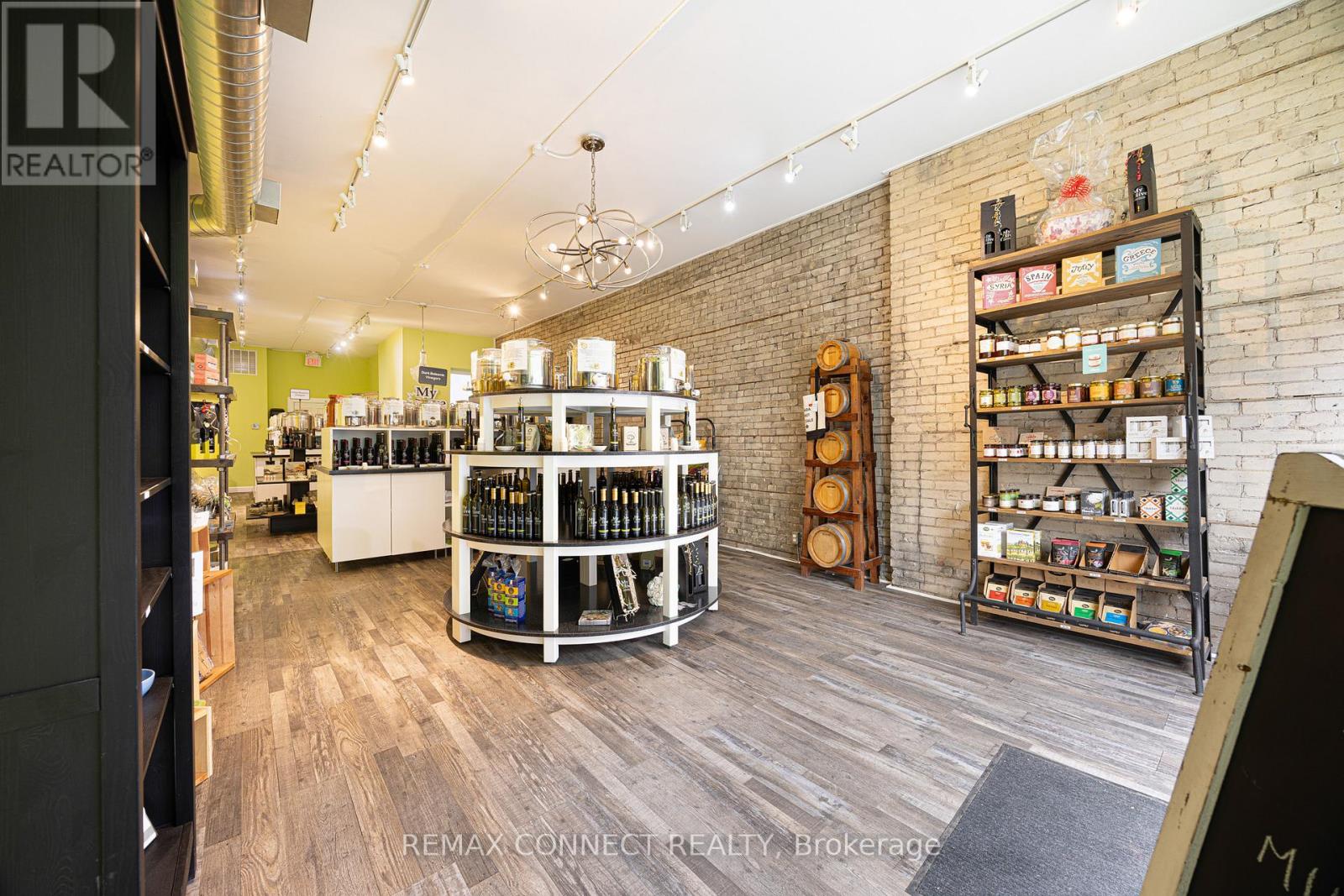 151 Roncesvalles Avenue, Toronto, Ontario M6R 2L3 - Photo 4 - W13129736