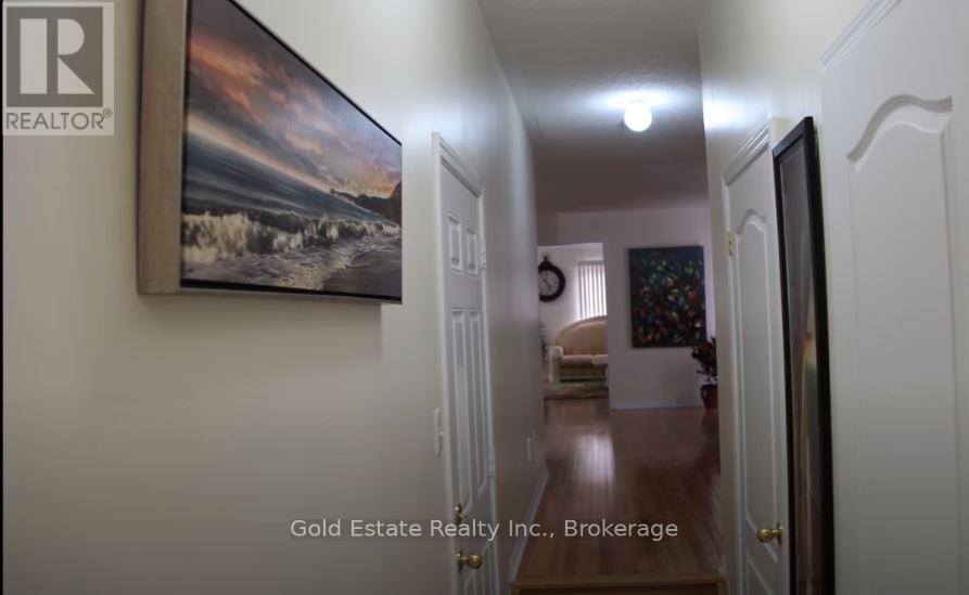 83 Mission Ridge Trail, Brampton, Ontario  L6P 3H6 - Photo 3 - W13129788