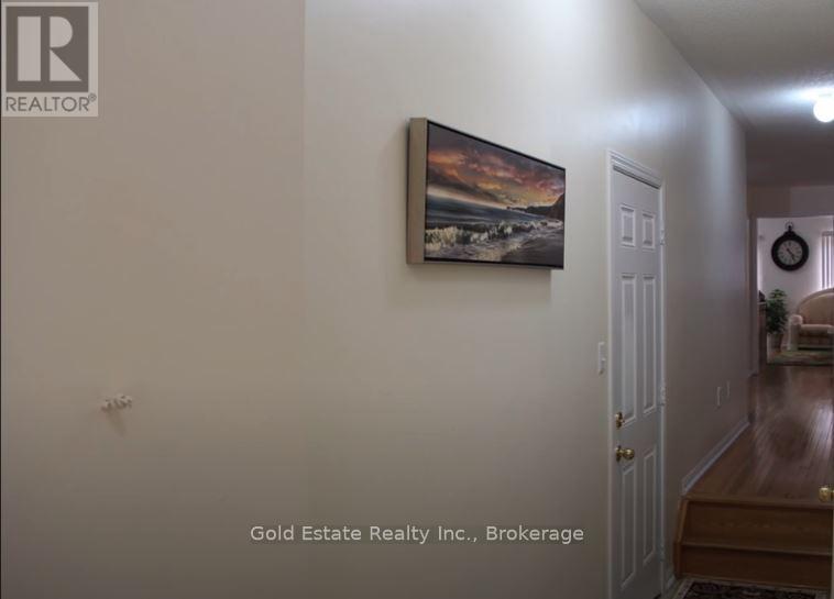 83 Mission Ridge Trail, Brampton, Ontario  L6P 3H6 - Photo 4 - W13129788