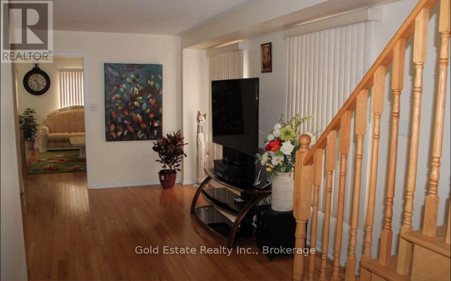 83 Mission Ridge Trail, Brampton, Ontario  L6P 3H6 - Photo 5 - W13129788
