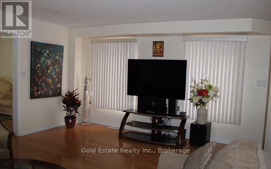 83 Mission Ridge Trail, Brampton, Ontario  L6P 3H6 - Photo 8 - W13129788