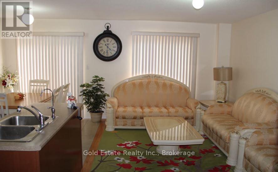 83 Mission Ridge Trail, Brampton, Ontario  L6P 3H6 - Photo 9 - W13129788