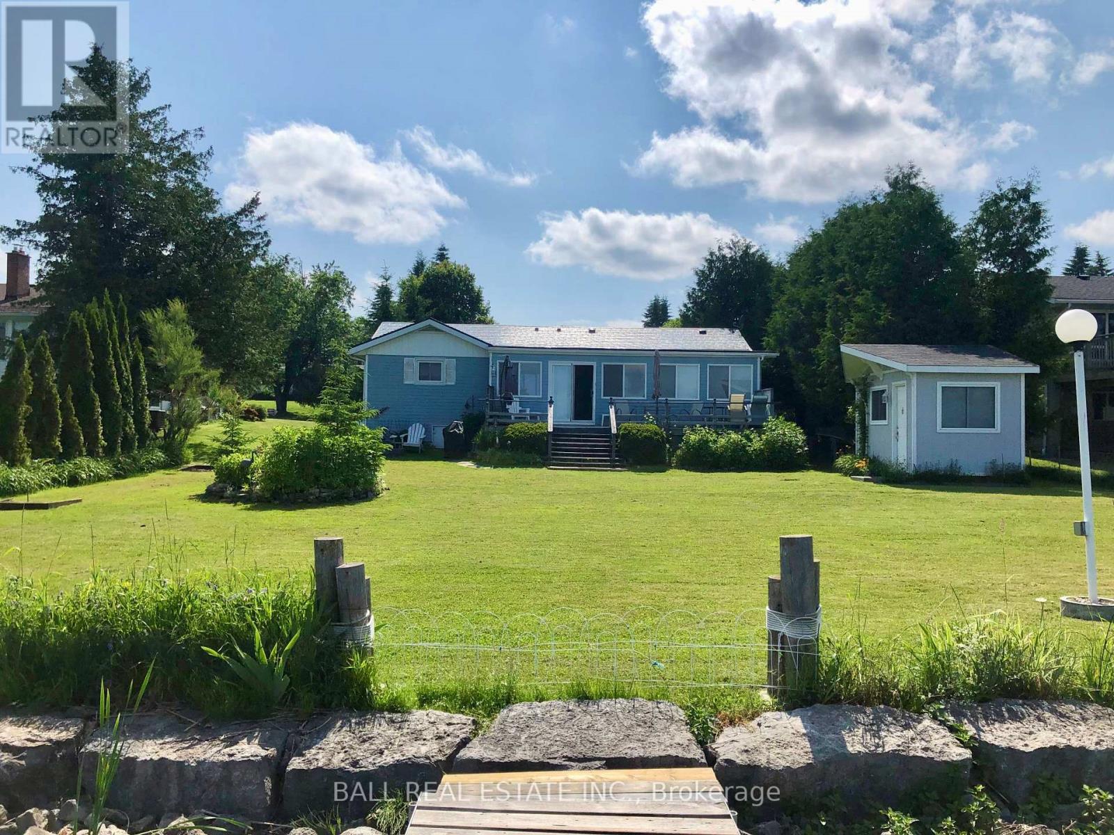 11 Lakeview Crescent, Kawartha Lakes, Ontario  K0M 1A0 - Photo 1 - X12982158
