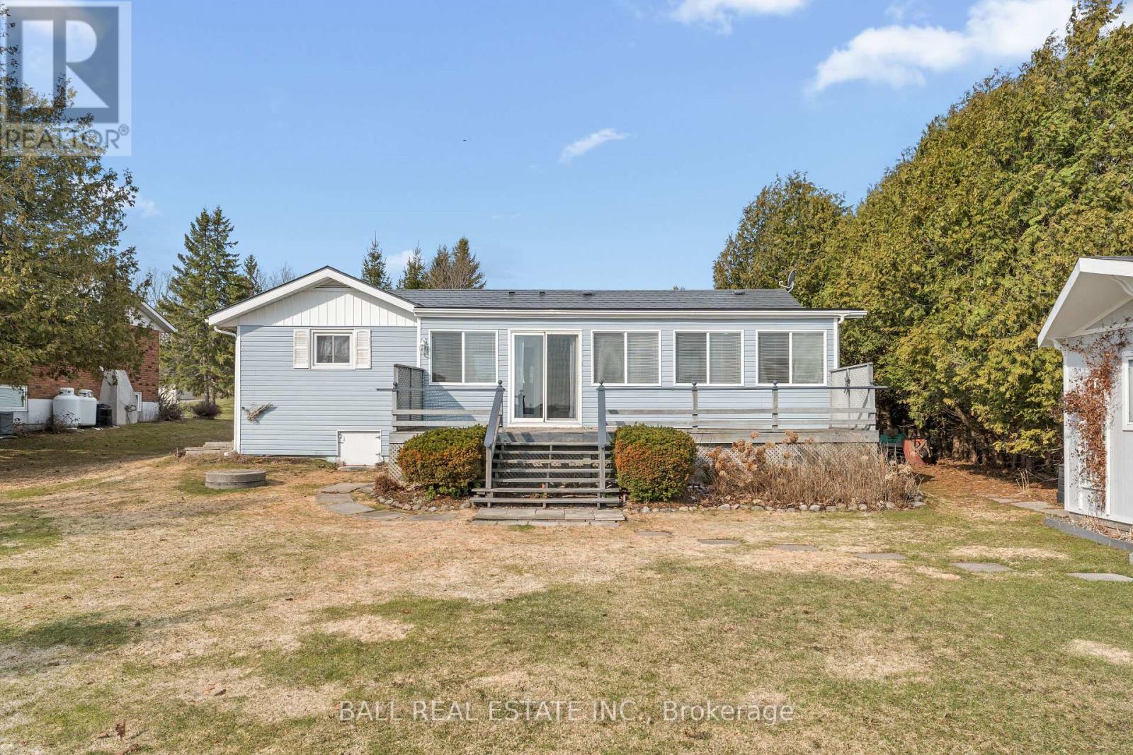 11 Lakeview Crescent, Kawartha Lakes, Ontario  K0M 1A0 - Photo 3 - X12982158