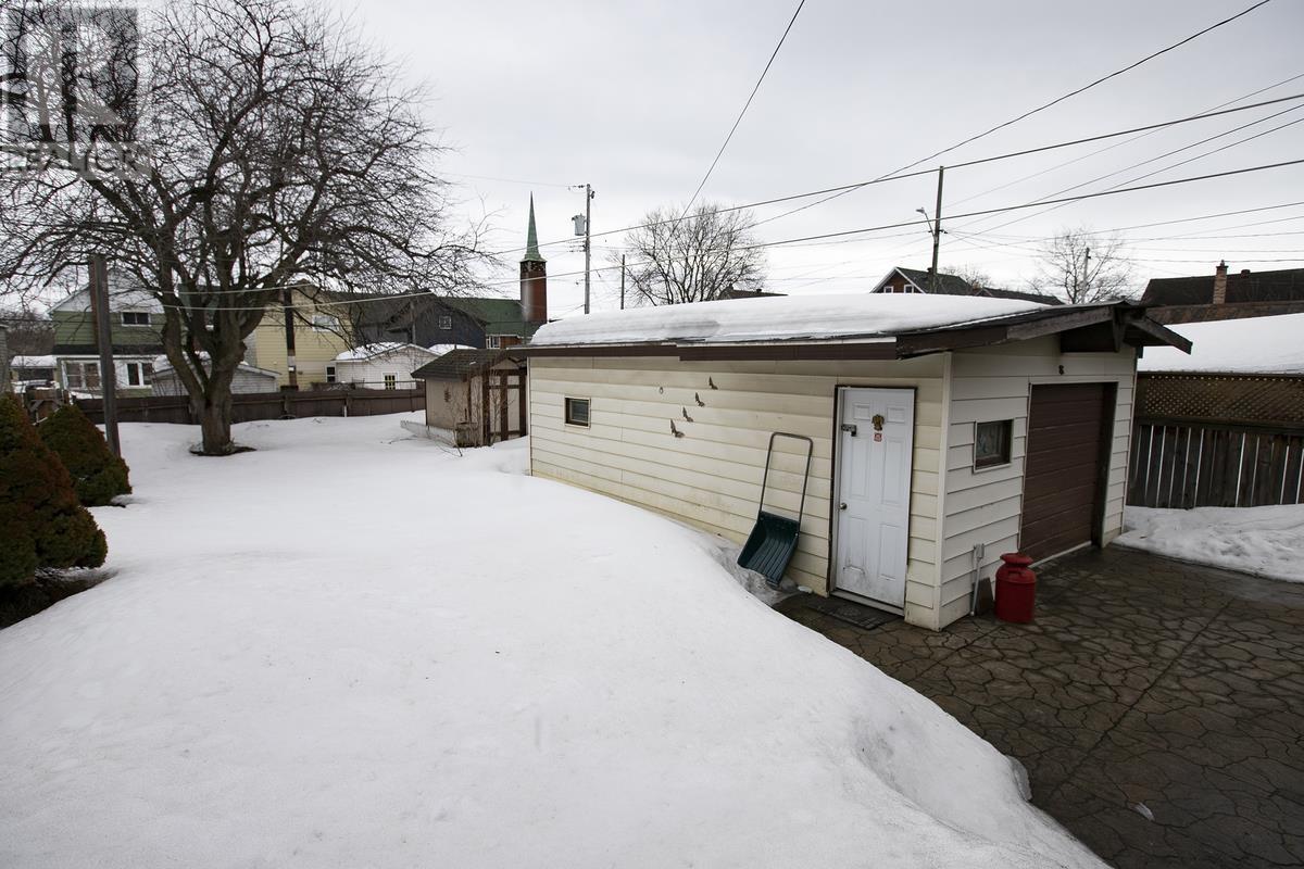 222 Hudson St, Sault Ste. Marie, Ontario  P6A 1T5 - Photo 6 - SM260670