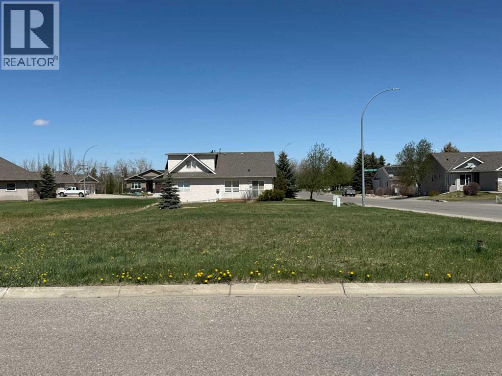 1101 Whispering Greens Bay, Vulcan, Alberta