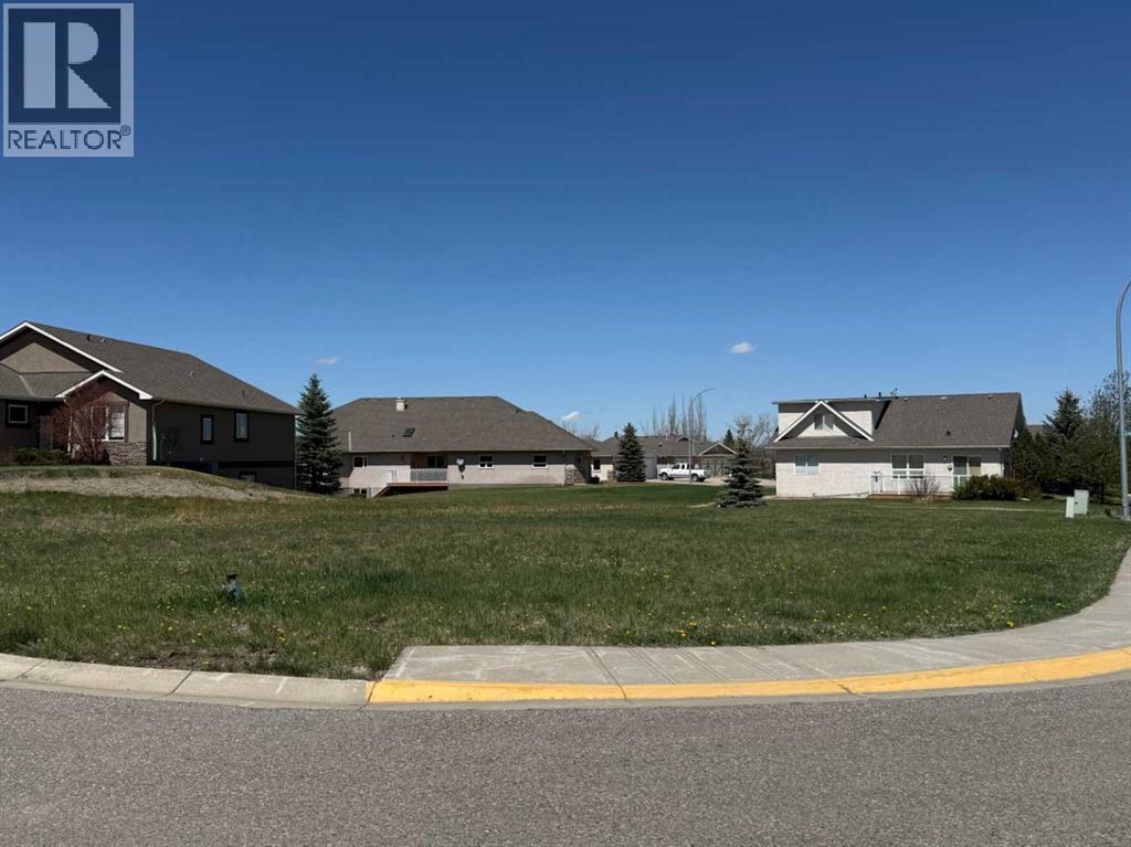 1101 Whispering Greens Bay, Vulcan, Alberta  T0L 2B0 - Photo 2 - A2311327