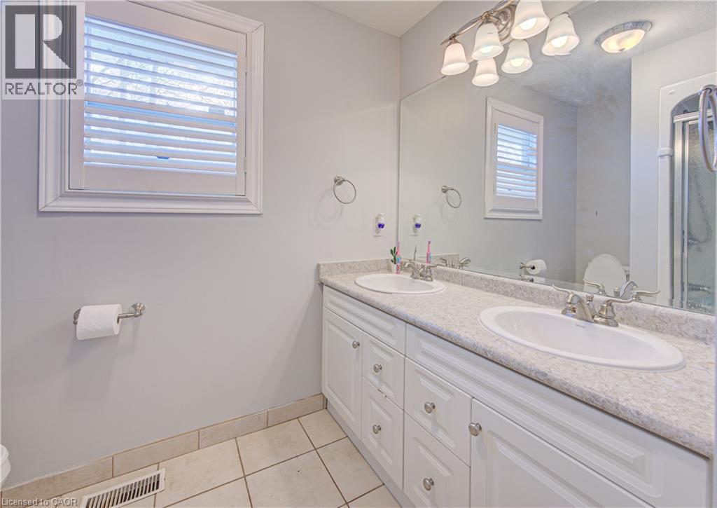298 Ferndale Place, Waterloo, Ontario  N2J 3X9 - Photo 23 - 40829637