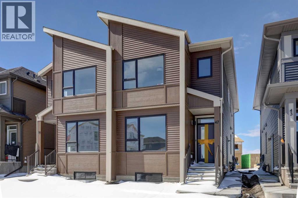 47 Lewisburg Manor Ne, Calgary, Alberta  T3P 2N7 - Photo 2 - A2301813
