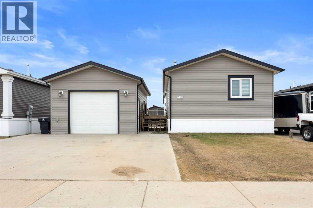 725 Beacon Hill Drive, Fort Mcmurray, Alberta  T9H 2P6 - Photo 1 - A2310743