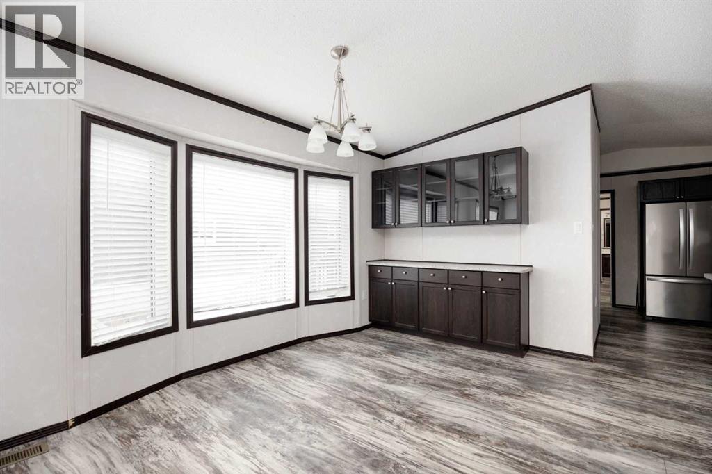 725 Beacon Hill Drive, Fort Mcmurray, Alberta  T9H 2P6 - Photo 4 - A2310743