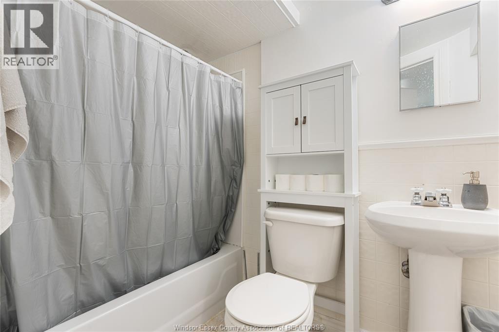 145 Langtry, Essex, Ontario  N8M 1H1 - Photo 35 - 26011178