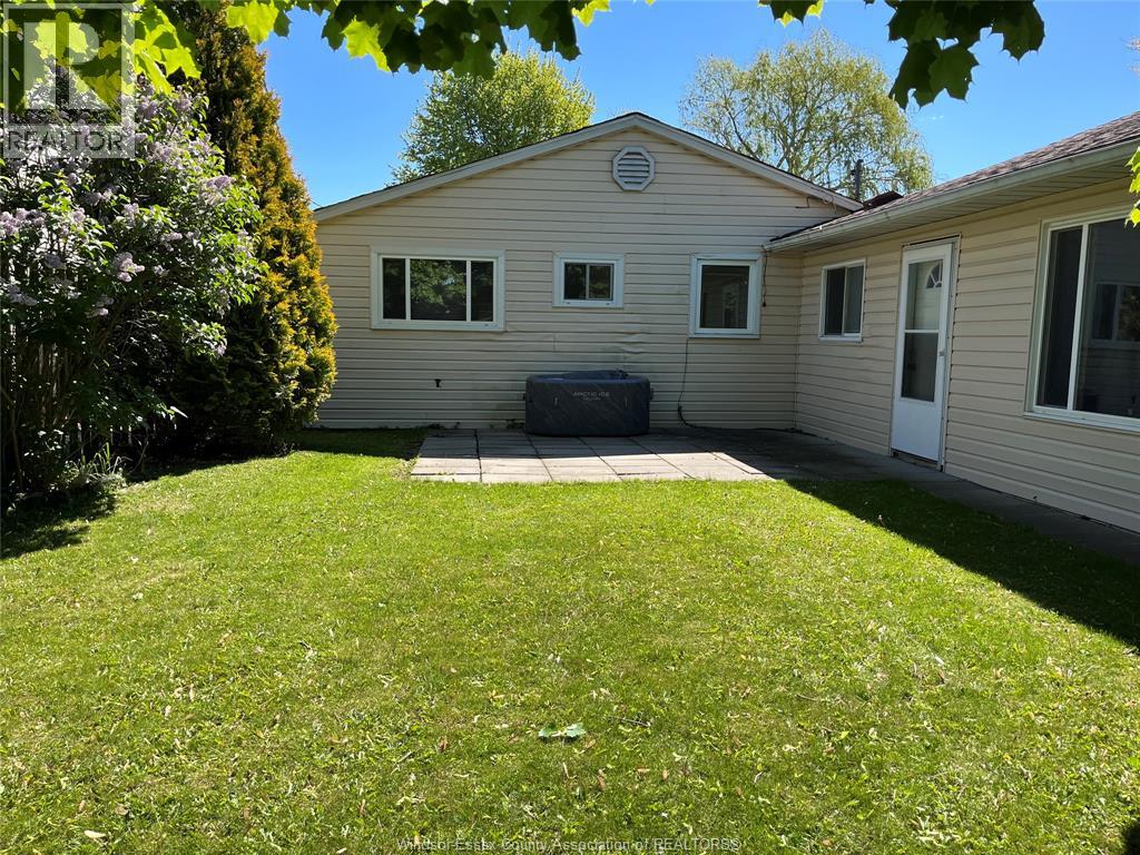 589 Elinor, Windsor, Ontario  N8P 1E3 - Photo 2 - 26011155