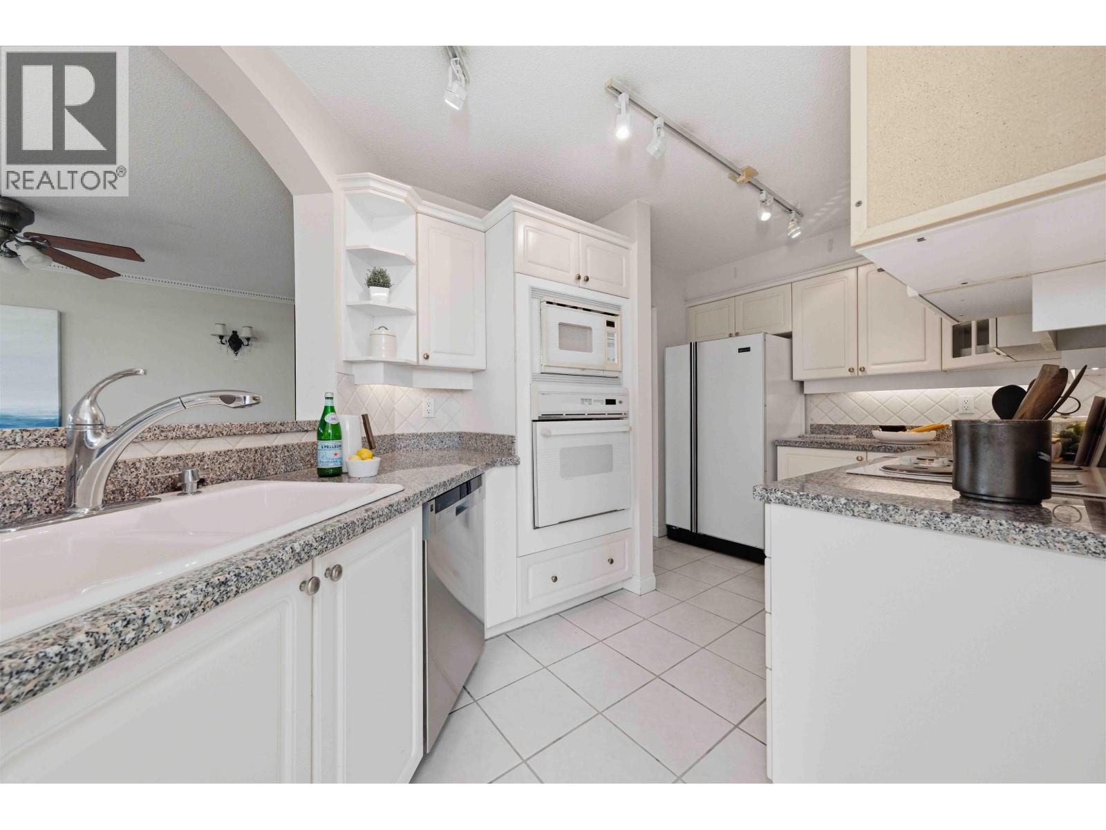 18d 338 Taylor Way, West Vancouver, British Columbia  V7T 2Y2 - Photo 12 - R3123820